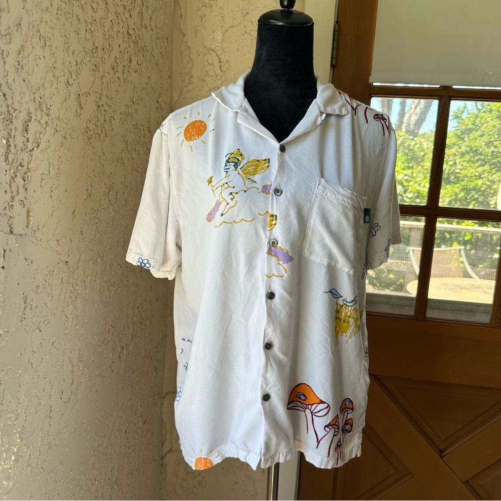🦋 Urban Outfitters UO White Doodle Camp Graphic Summer Men's Button Down Shirt 🌞